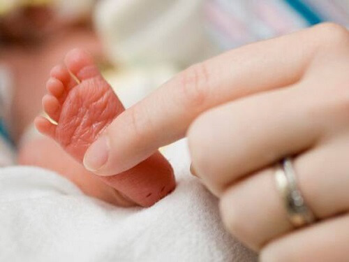 Dính buồng tử cung khiến phụ nữ sinh non